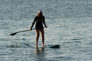 Woman_stand_up_paddle_surfing